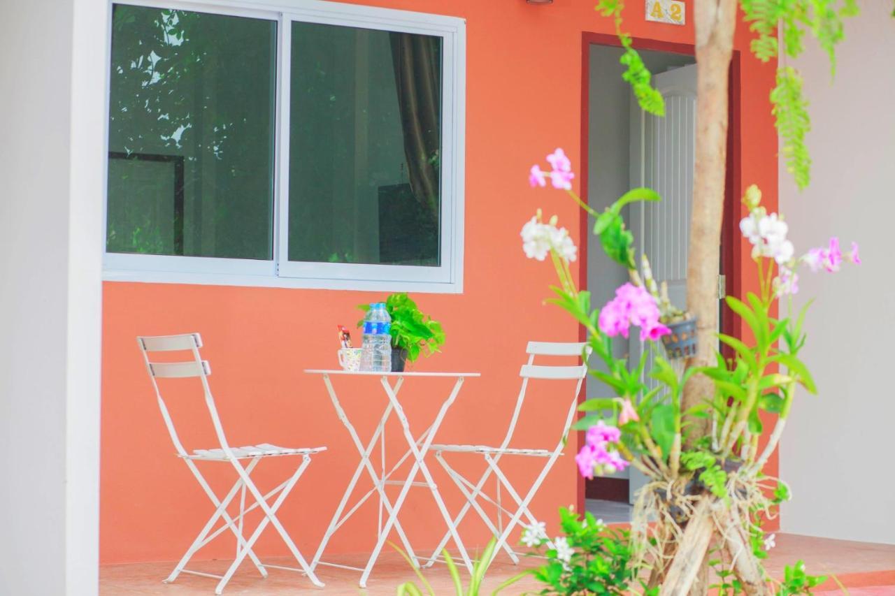 Pantip Boutique Hotel Lamphun Exteriör bild