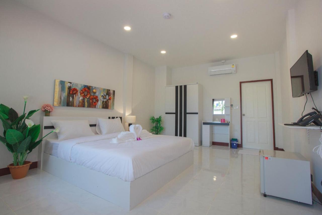Pantip Boutique Hotel Lamphun Exteriör bild