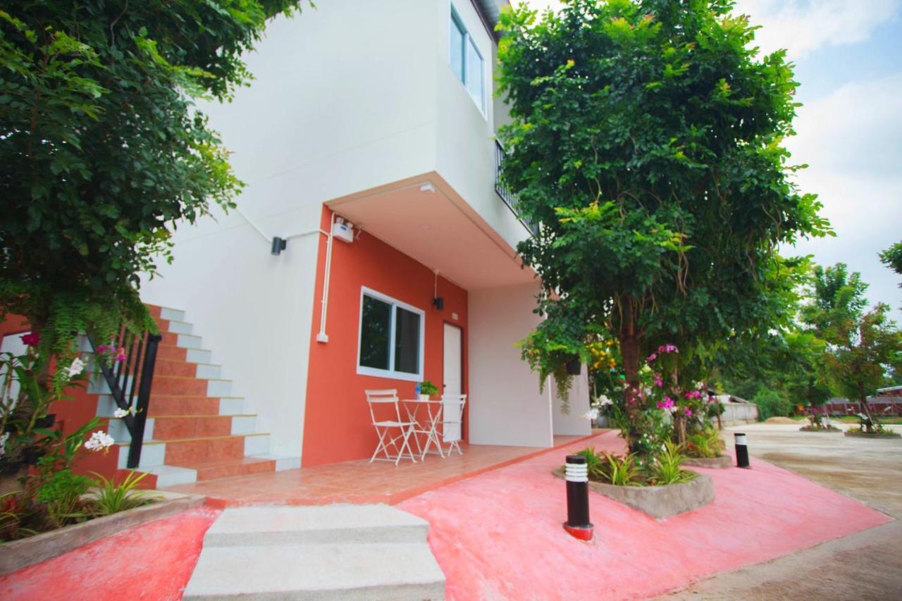 Pantip Boutique Hotel Lamphun Exteriör bild