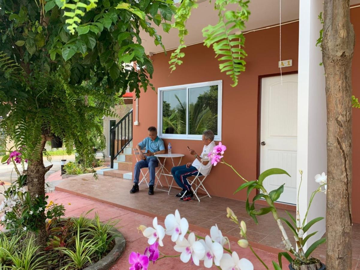 Pantip Boutique Hotel Lamphun Exteriör bild